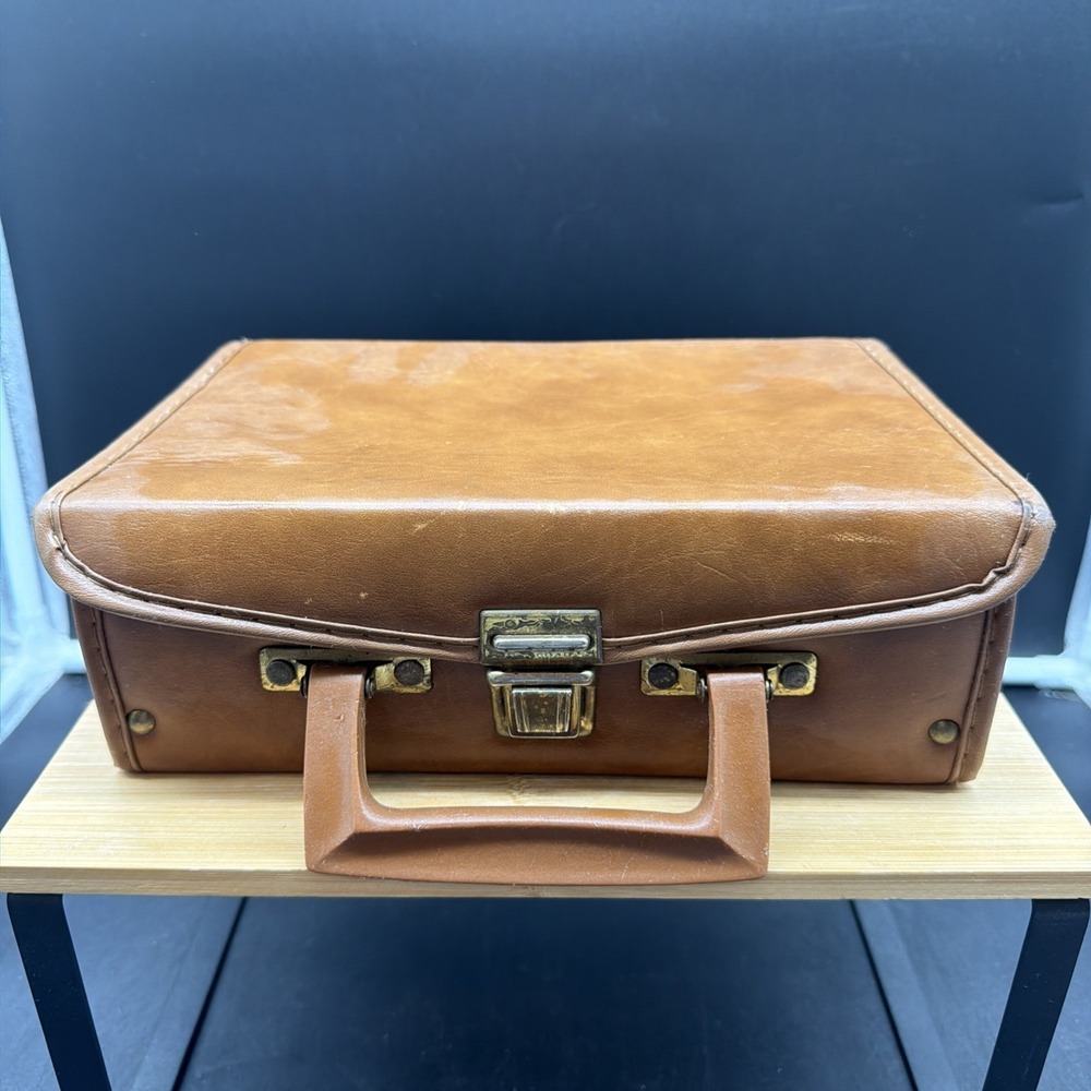Vintage 12 Cassette Tape Storage Holder Travel Carry Case Beige Faux Leather